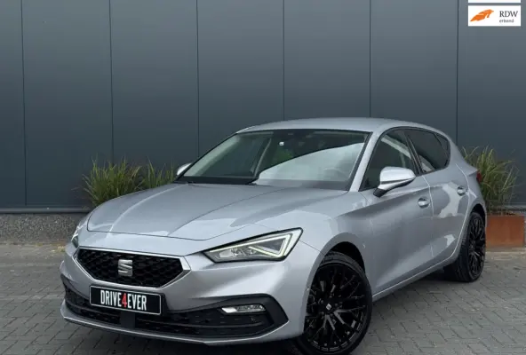 Hatchback 1.0 eTSI Style | Automaat | Camera | Zeer zuinig