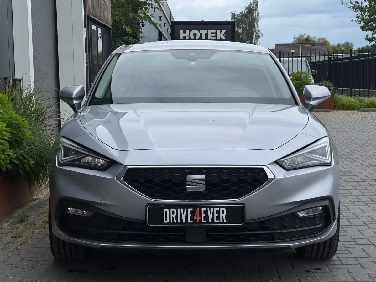 Hatchback 1.0 eTSI Style | Automaat | Camera | Zeer zuinig