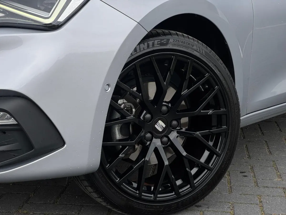 Hatchback 1.0 eTSI Style | Automaat | Camera | Zeer zuinig