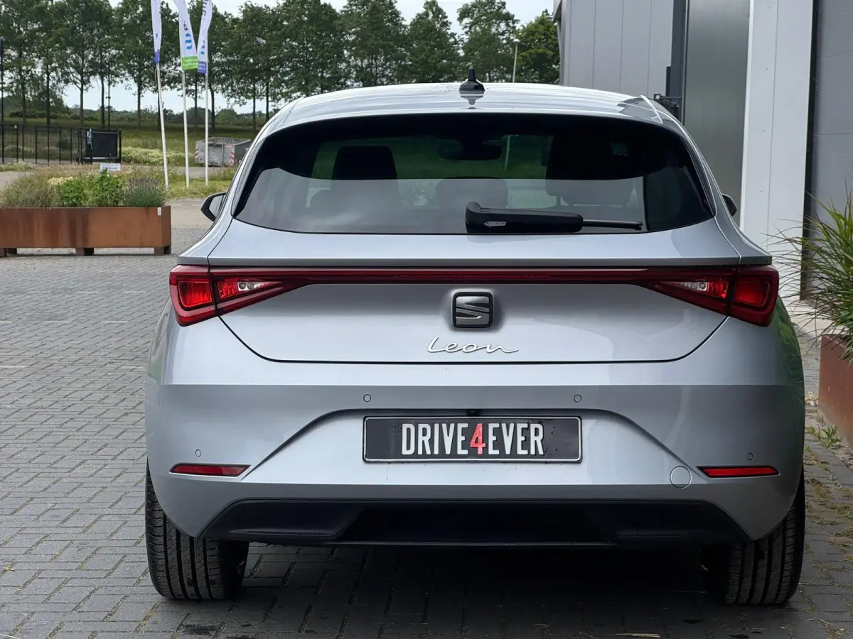 Hatchback 1.0 eTSI Style | Automaat | Camera | Zeer zuinig