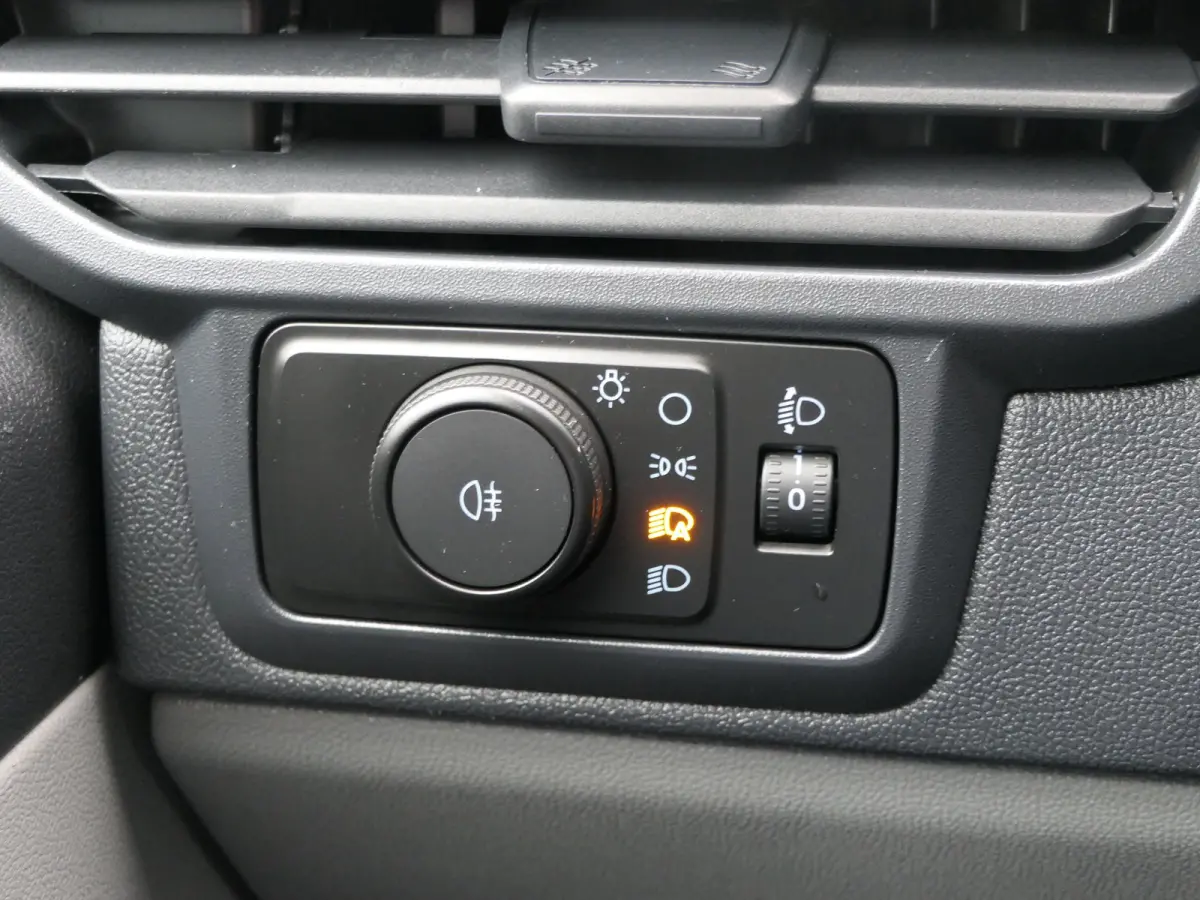 300 2.0 TDCI L2H1 Trend | CarPlay/Android Auto | Cruise Control | Parkeersensoren | Camera | Verwarmde Voorruit