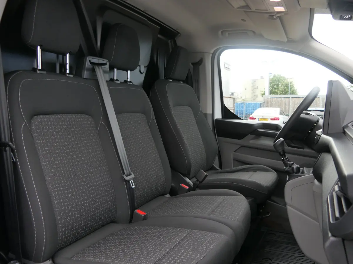 300 2.0 TDCI L2H1 Trend | CarPlay/Android Auto | Cruise Control | Parkeersensoren | Camera | Verwarmde Voorruit