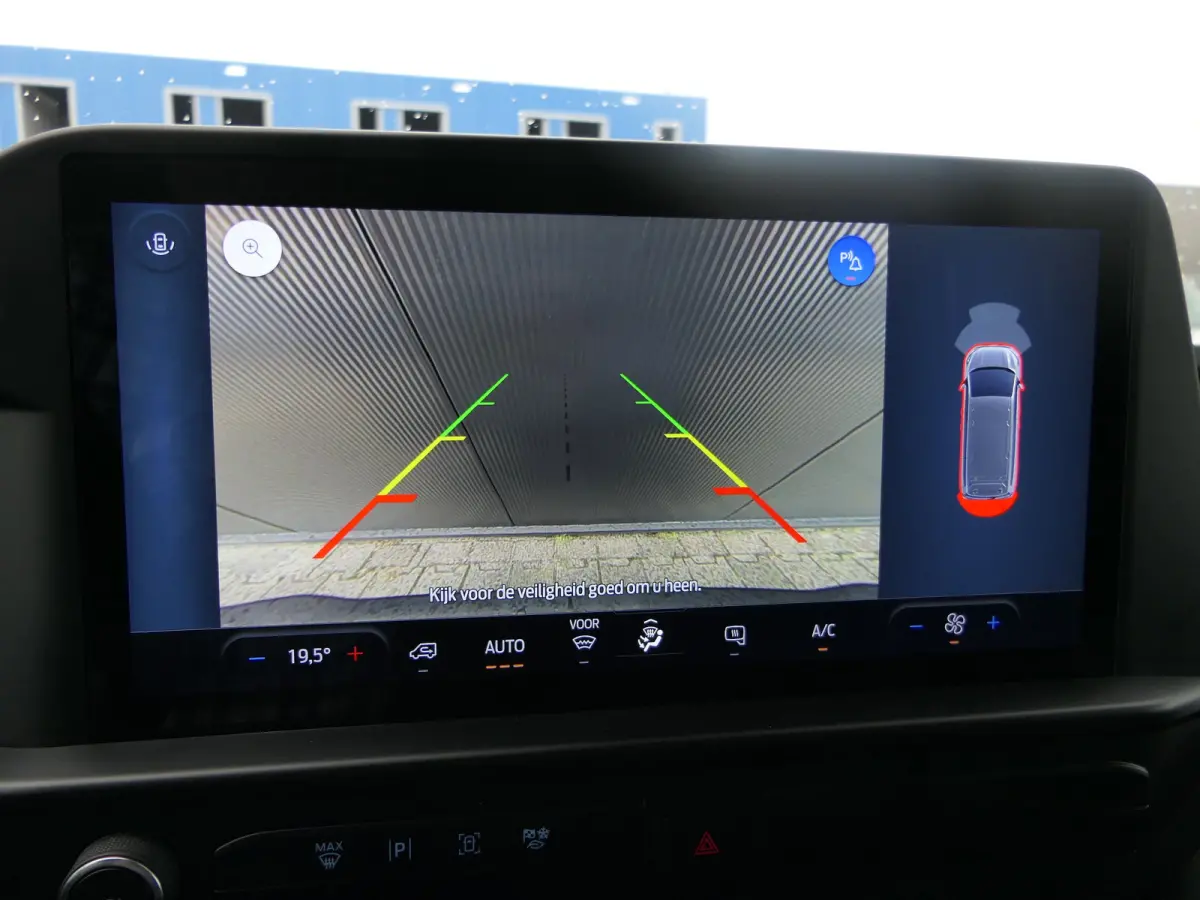 300 2.0 TDCI L2H1 Trend | CarPlay/Android Auto | Cruise Control | Parkeersensoren | Camera | Verwarmde Voorruit