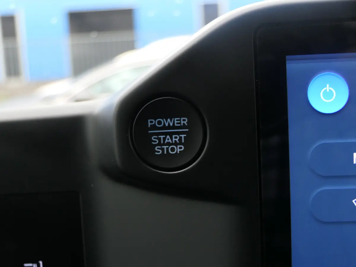300 2.0 TDCI L2H1 Trend | CarPlay/Android Auto | Cruise Control | Parkeersensoren | Camera | Verwarmde Voorruit