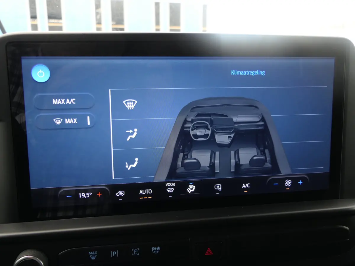 300 2.0 TDCI L2H1 Trend | CarPlay/Android Auto | Cruise Control | Parkeersensoren | Camera | Verwarmde Voorruit