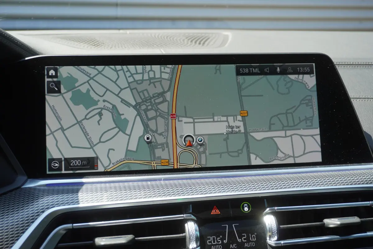 xDrive40i | M Sportpakket | High Executive | Trekhaak met elektrisch wegklapbare kogel | Glazen panoramadak | Harman Kardon Surround Sound Systeem | Soft Close Automatic portieren