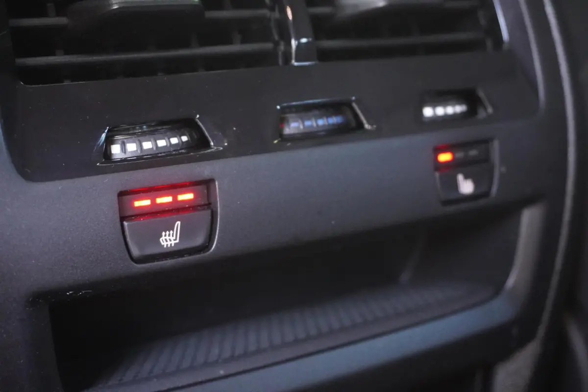 xDrive40i | M Sportpakket | High Executive | Trekhaak met elektrisch wegklapbare kogel | Glazen panoramadak | Harman Kardon Surround Sound Systeem | Soft Close Automatic portieren