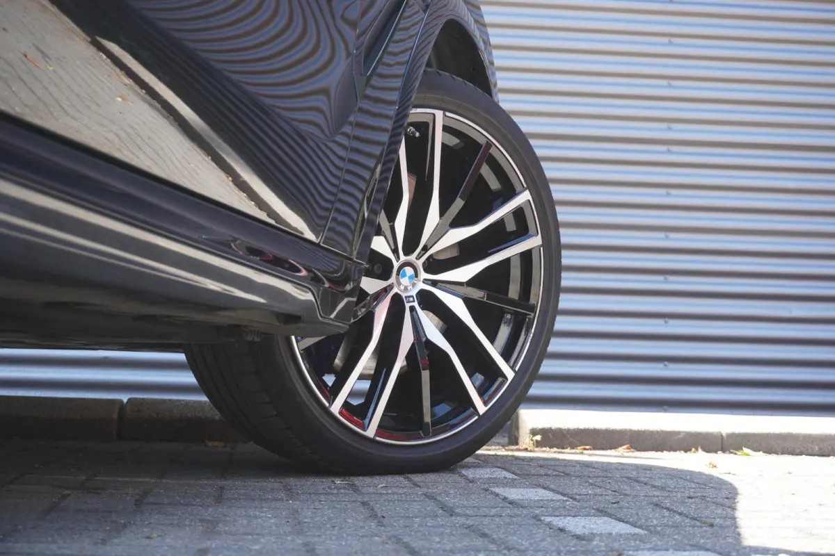 xDrive40i | M Sportpakket | High Executive | Trekhaak met elektrisch wegklapbare kogel | Glazen panoramadak | Harman Kardon Surround Sound Systeem | Soft Close Automatic portieren
