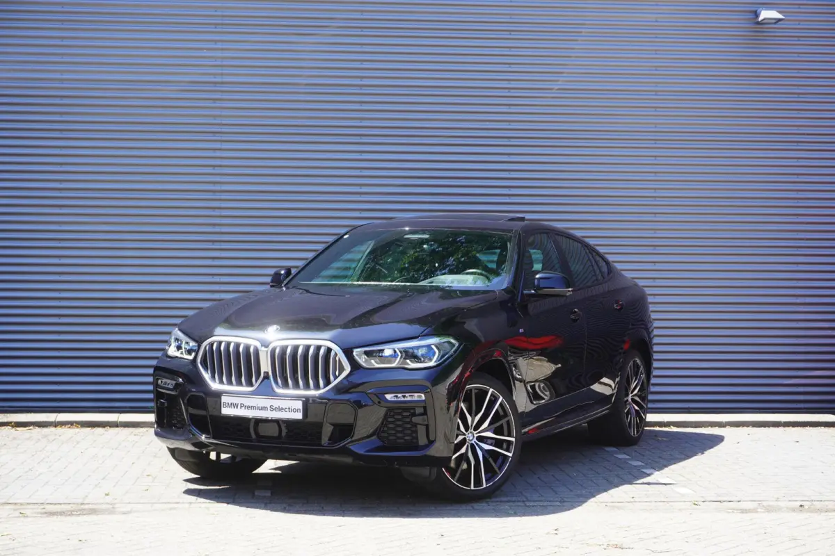 xDrive40i | M Sportpakket | High Executive | Trekhaak met elektrisch wegklapbare kogel | Glazen panoramadak | Harman Kardon Surround Sound Systeem | Soft Close Automatic portieren