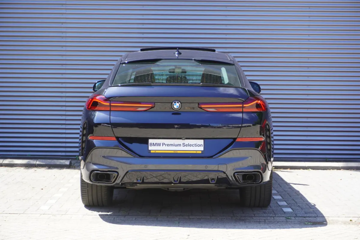xDrive40i | M Sportpakket | High Executive | Trekhaak met elektrisch wegklapbare kogel | Glazen panoramadak | Harman Kardon Surround Sound Systeem | Soft Close Automatic portieren