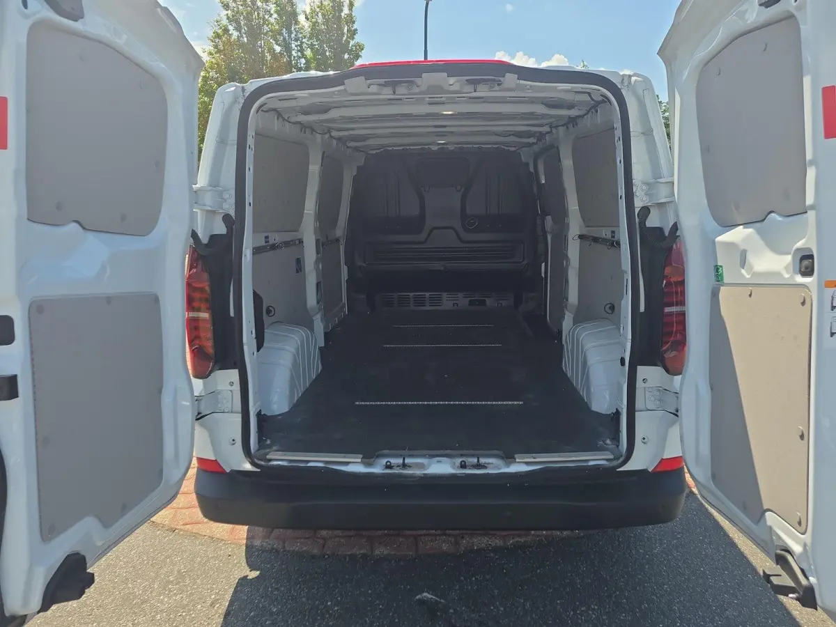 2.0 TDI L2H1 30 | Airco | Trekhaakvoorbereiding | Achterdeuren |