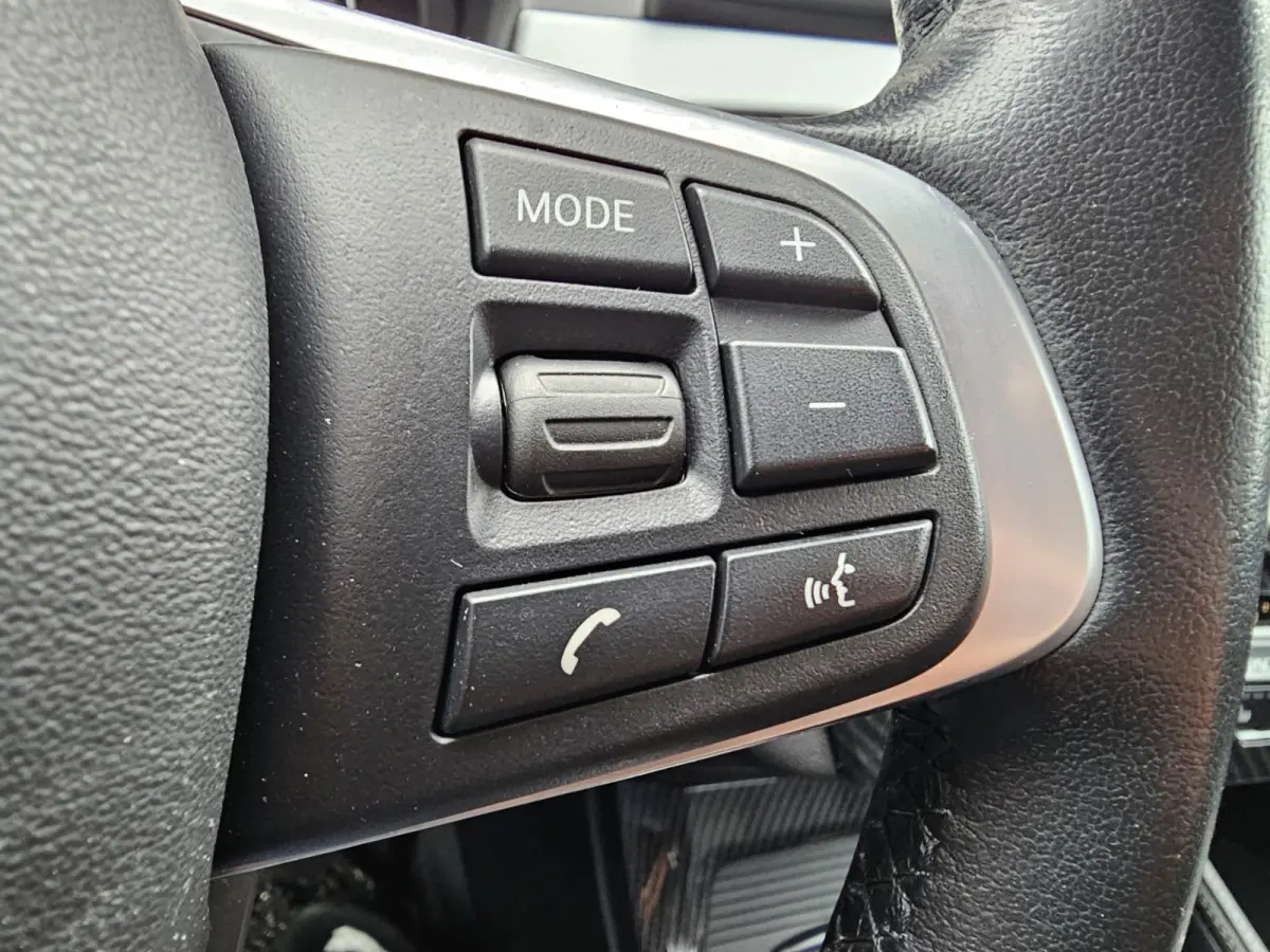 sDrive20i VDL Nedcar Edition | LED | Trekhaak | Leder | Stoelverwarming | Camera | Elek. achterklep |
