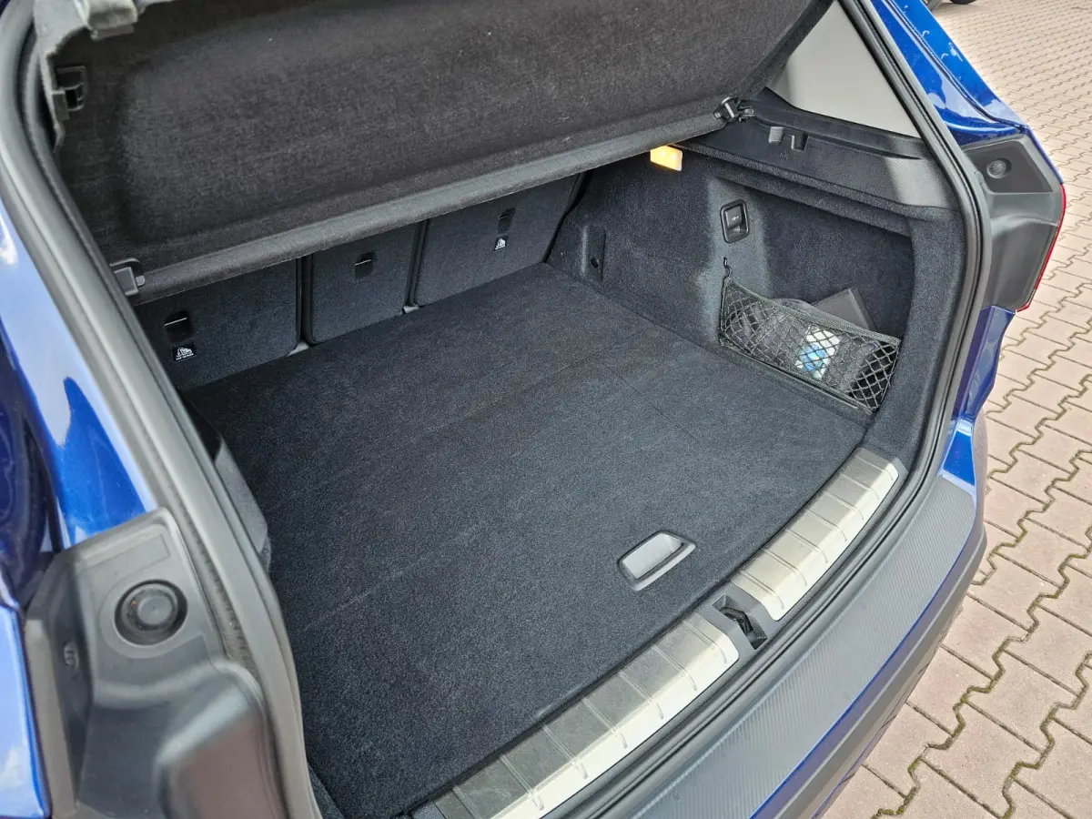 sDrive20i VDL Nedcar Edition | LED | Trekhaak | Leder | Stoelverwarming | Camera | Elek. achterklep |