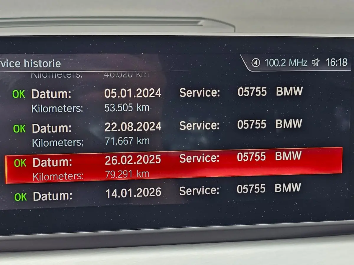 sDrive20i VDL Nedcar Edition | LED | Trekhaak | Leder | Stoelverwarming | Camera | Elek. achterklep |