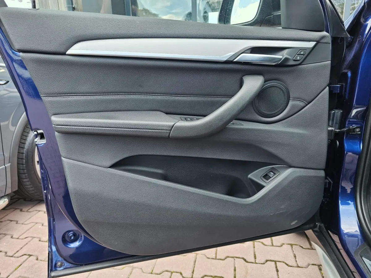 sDrive20i VDL Nedcar Edition | LED | Trekhaak | Leder | Stoelverwarming | Camera | Elek. achterklep |