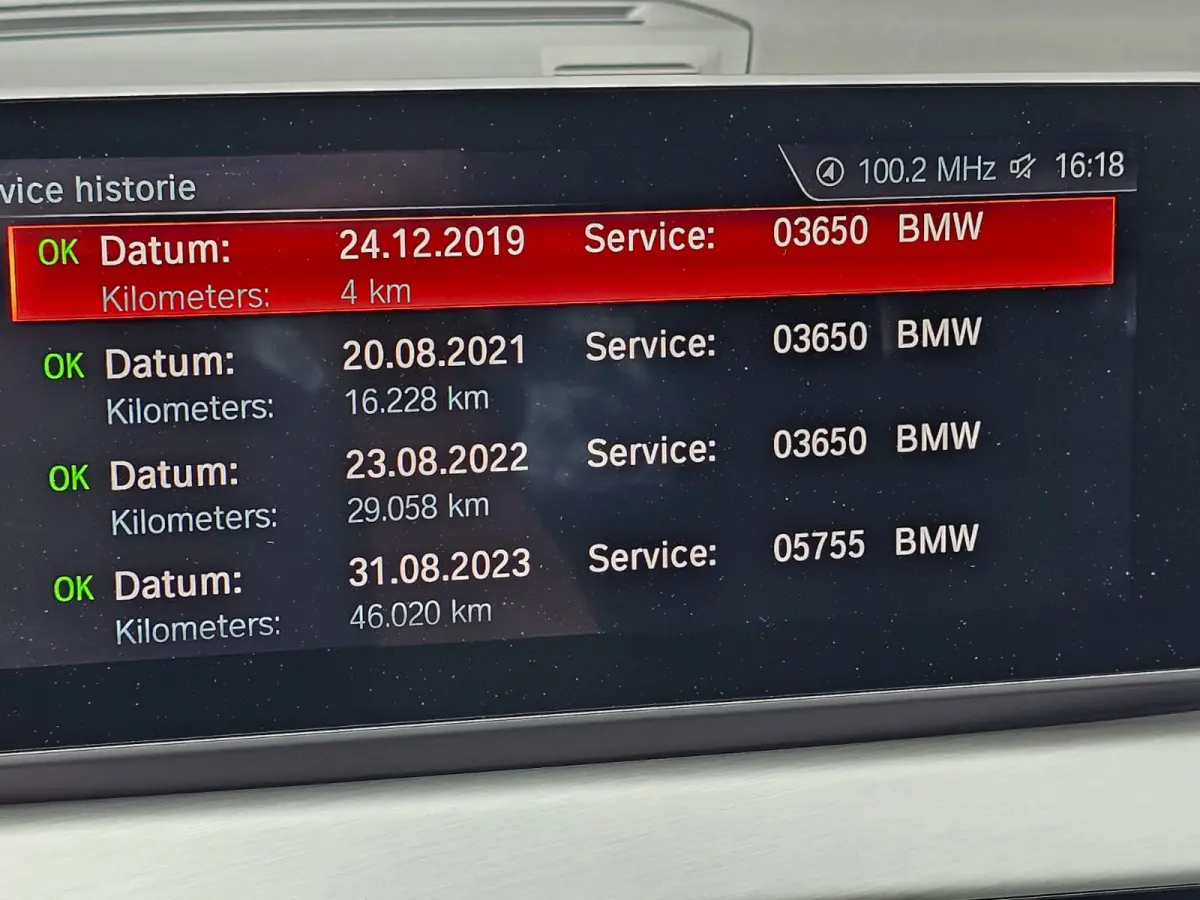 sDrive20i VDL Nedcar Edition | LED | Trekhaak | Leder | Stoelverwarming | Camera | Elek. achterklep |