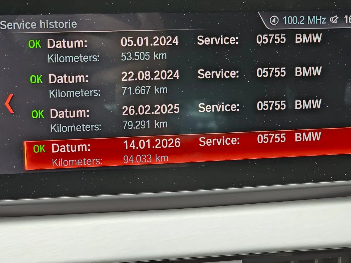 sDrive20i VDL Nedcar Edition | LED | Trekhaak | Leder | Stoelverwarming | Camera | Elek. achterklep |
