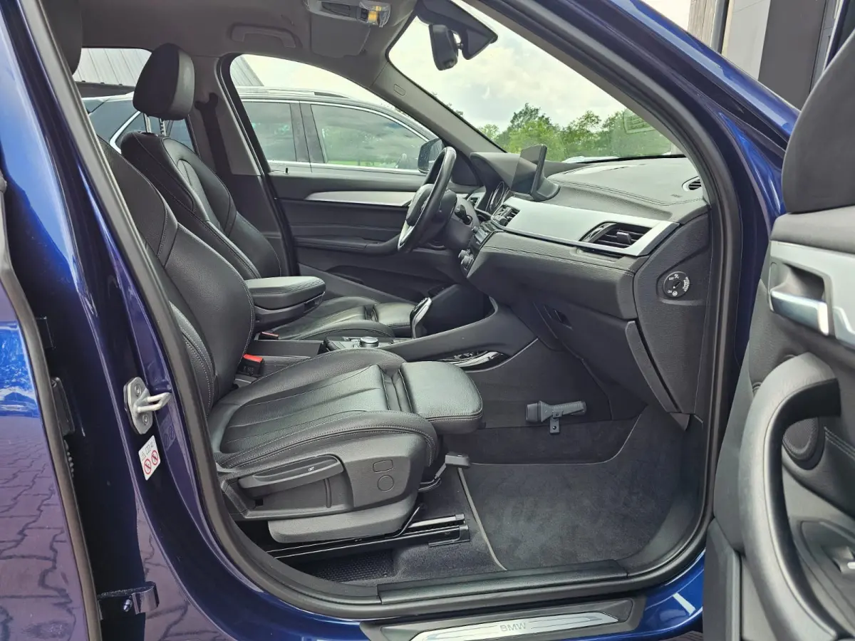 sDrive20i VDL Nedcar Edition | LED | Trekhaak | Leder | Stoelverwarming | Camera | Elek. achterklep |