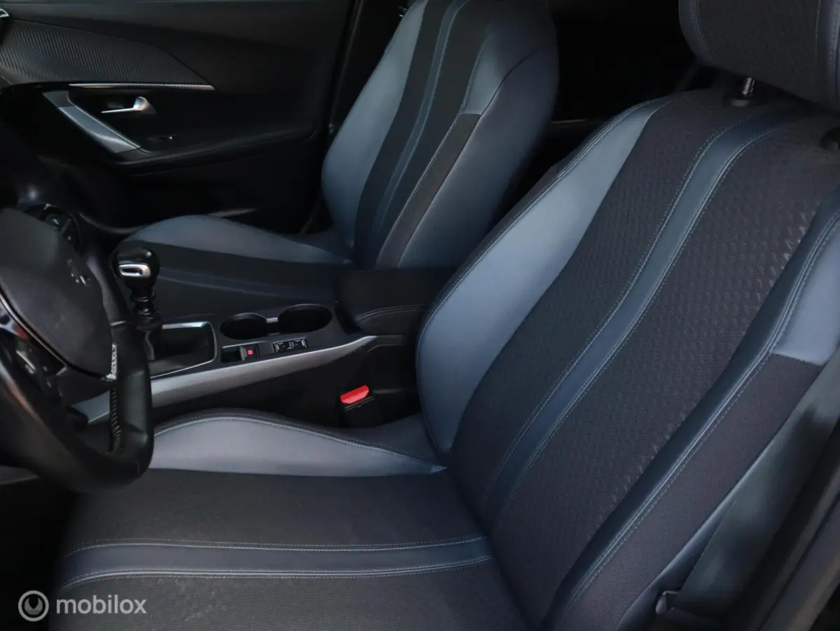 1.2 PT Allure Navi|Camera|3D Cockpit|LED|1/2Leer|Carplay|DonkerGlas