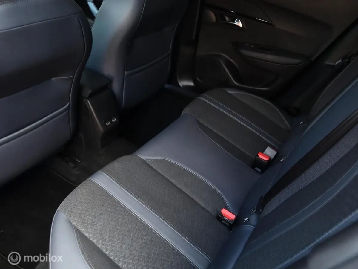 1.2 PT Allure Navi|Camera|3D Cockpit|LED|1/2Leer|Carplay|DonkerGlas
