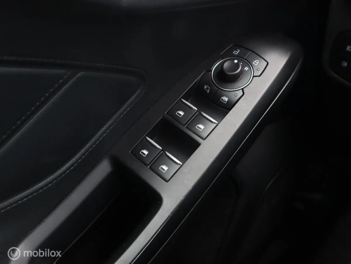EcoBoost 155 PK Hybrid MHEV AUTOMAAT (FACELIFT MODEL) Titanium X Navi|Trekhaak|LED|Camera|DAB|DonkerGlas|17"LMV