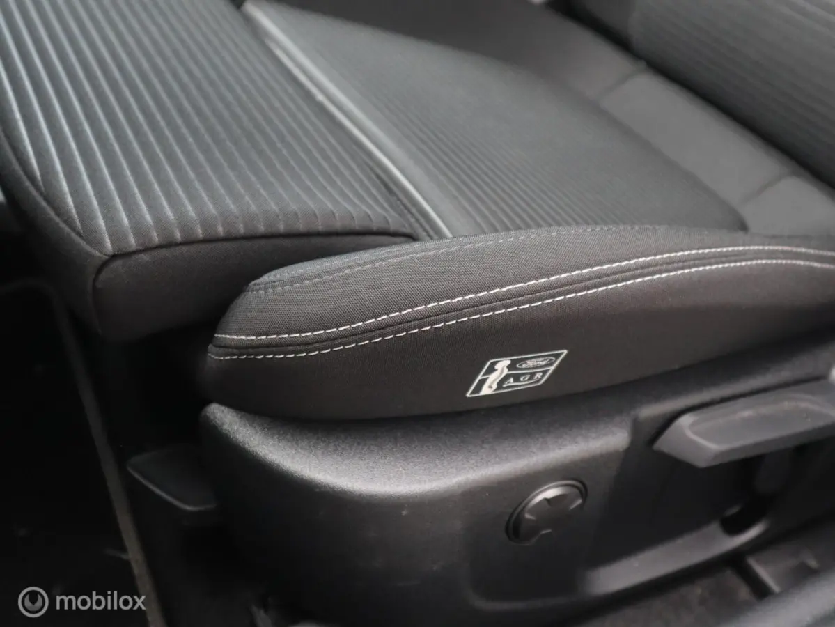 EcoBoost 155 PK Hybrid MHEV AUTOMAAT (FACELIFT MODEL) Titanium X Navi|Trekhaak|LED|Camera|DAB|DonkerGlas|17"LMV