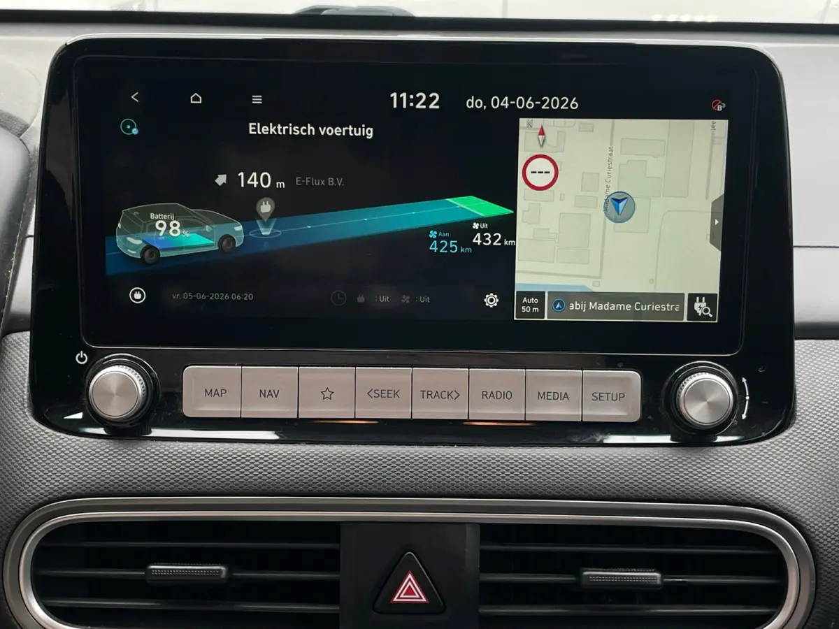 EV Premium 64 kWh SOH100%|1E EIG DEALEROND|STOEL.VRM+VERKOELING|LEER|KEYLESSGO|HEADUP|STUUR.VRM|LANE ASS|ADAPT.CRUISE