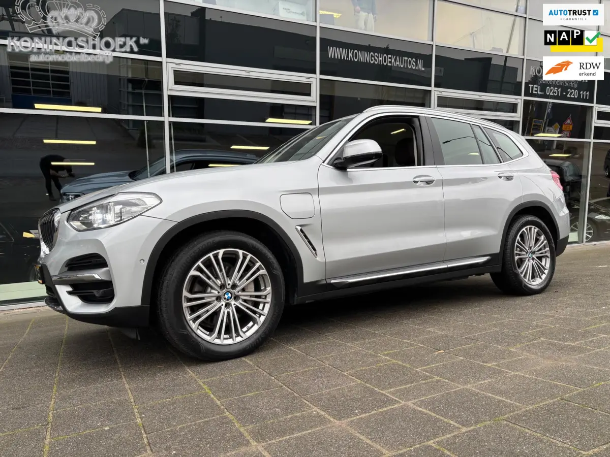 XDrive30e Luxury Line Executive