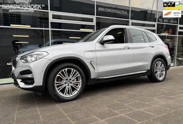 XDrive30e Luxury Line Executive