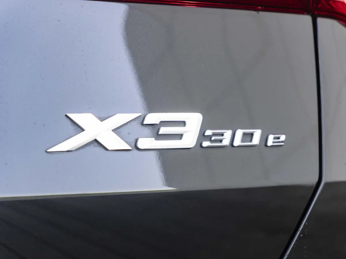 xDrive30e | M Sportpakket | Premium Pack | Comfort Access | 20 inch | Trekhaak | Glazen panoramadak | Harman Kardon