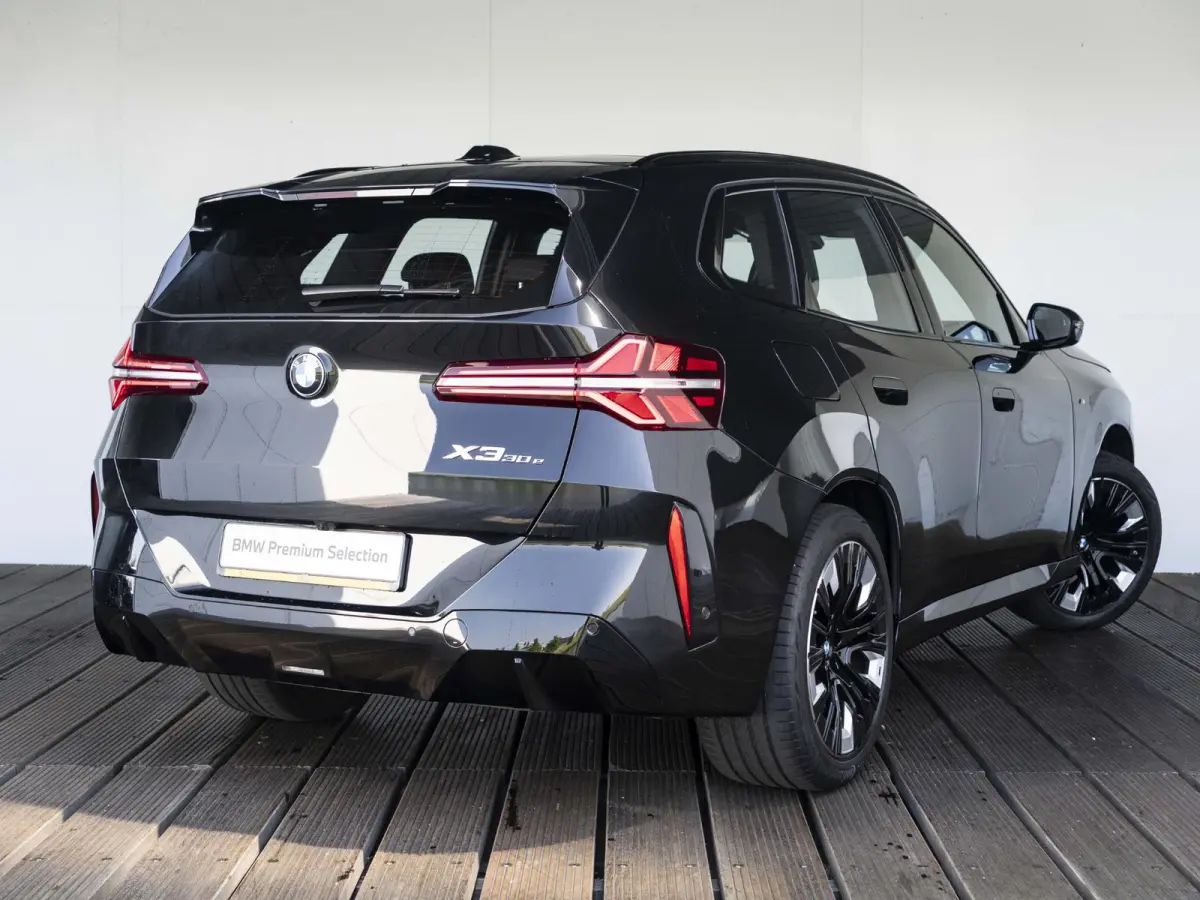 xDrive30e | M Sportpakket | Premium Pack | Comfort Access | 20 inch | Trekhaak | Glazen panoramadak | Harman Kardon