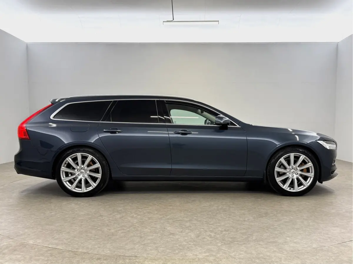 2.0 T5 90th Anniversary Edition | LPG | Virtual | Camera | Carplay | Trekhaak | Cruise | NAP