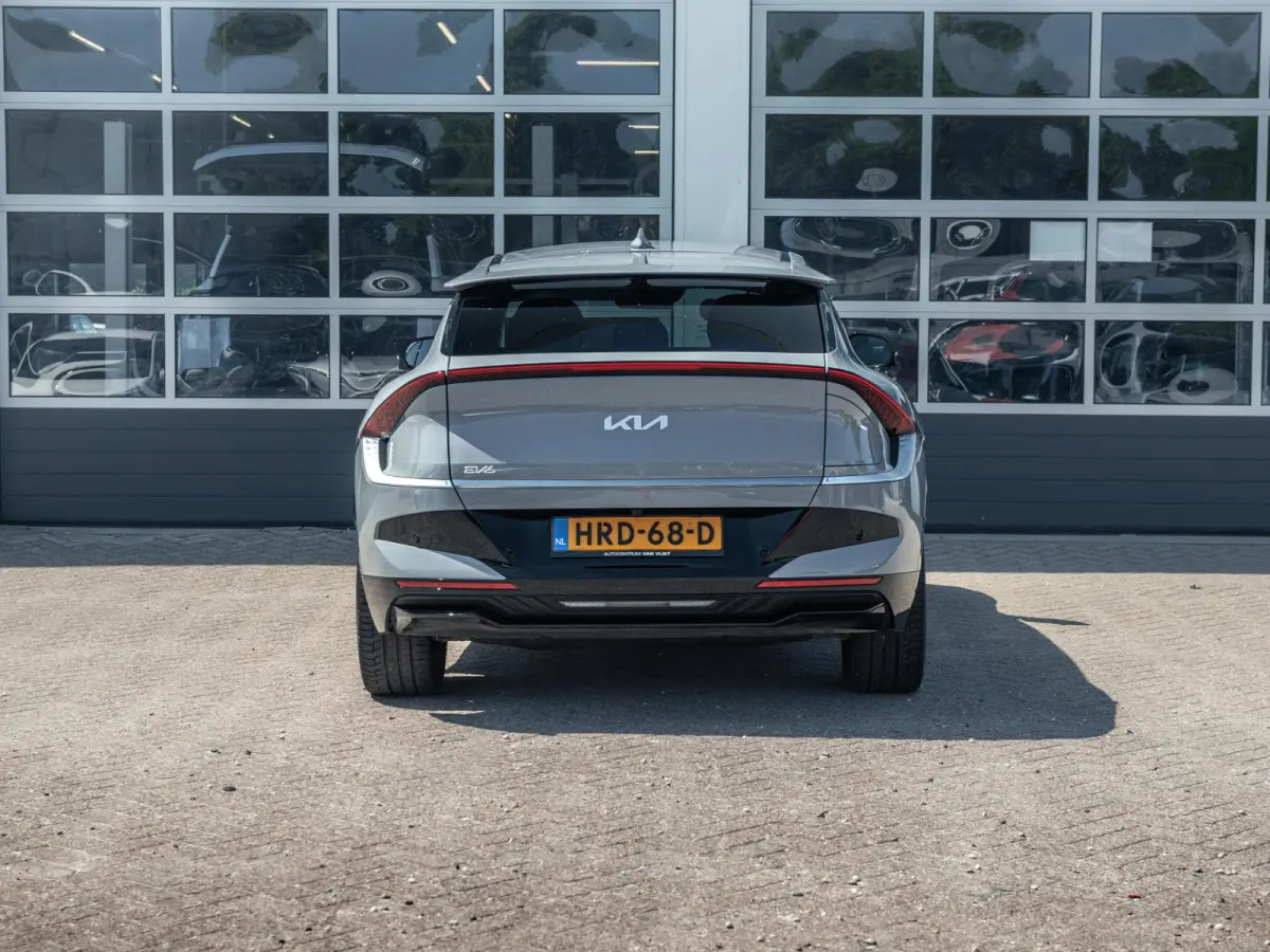 Plus 84 kWh 20"LM velgen | Stoelventilatie + Stoelverwarming | Leder | Elek verstelling voorstoelen