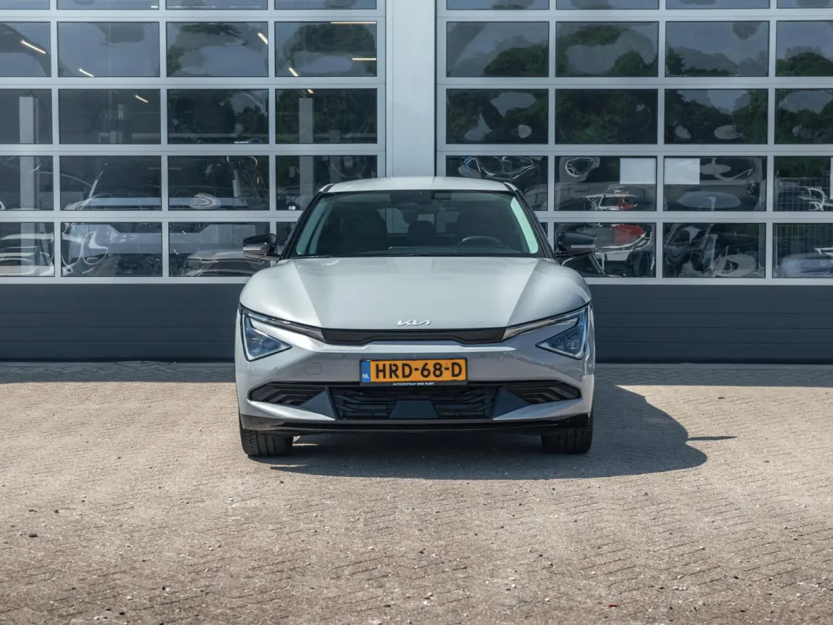 Plus 84 kWh 20"LM velgen | Stoelventilatie + Stoelverwarming | Leder | Elek verstelling voorstoelen