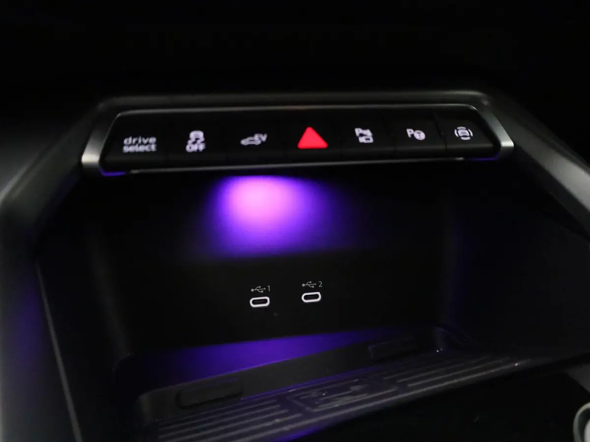 40 TFSI e S edition 204 PK | Adaptive cruise control | Navigatie | Sonos | Climate control | Achteruitrijcamera | Head-up display | Stoelverwarming | Optiekpakket zwart plus | Ledkoplampen |