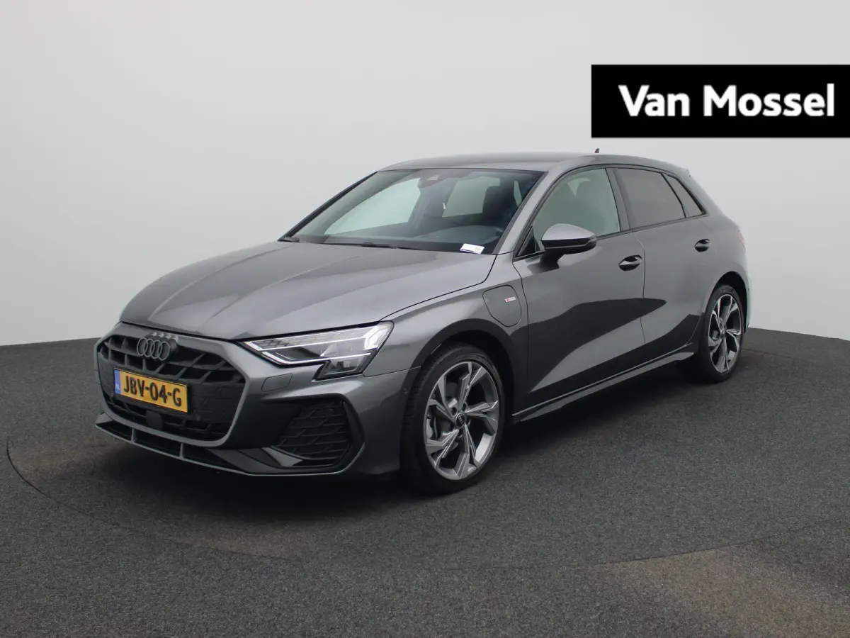 40 TFSI e S edition 204 PK | Adaptive cruise control | Navigatie | Sonos | Climate control | Achteruitrijcamera | Head-up display | Stoelverwarming | Optiekpakket zwart plus | Ledkoplampen |
