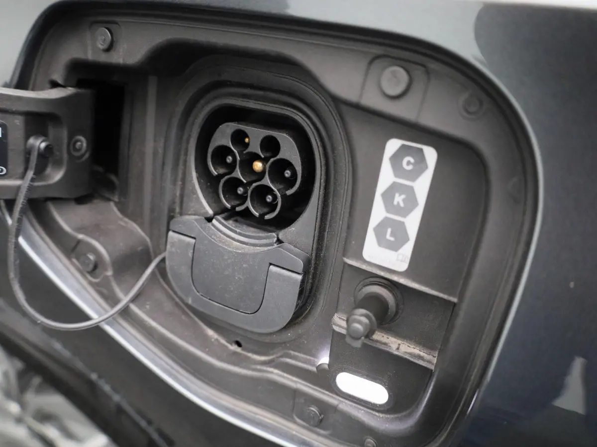 40 TFSI e S edition 204 PK | Adaptive cruise control | Navigatie | Sonos | Climate control | Achteruitrijcamera | Head-up display | Stoelverwarming | Optiekpakket zwart plus | Ledkoplampen |