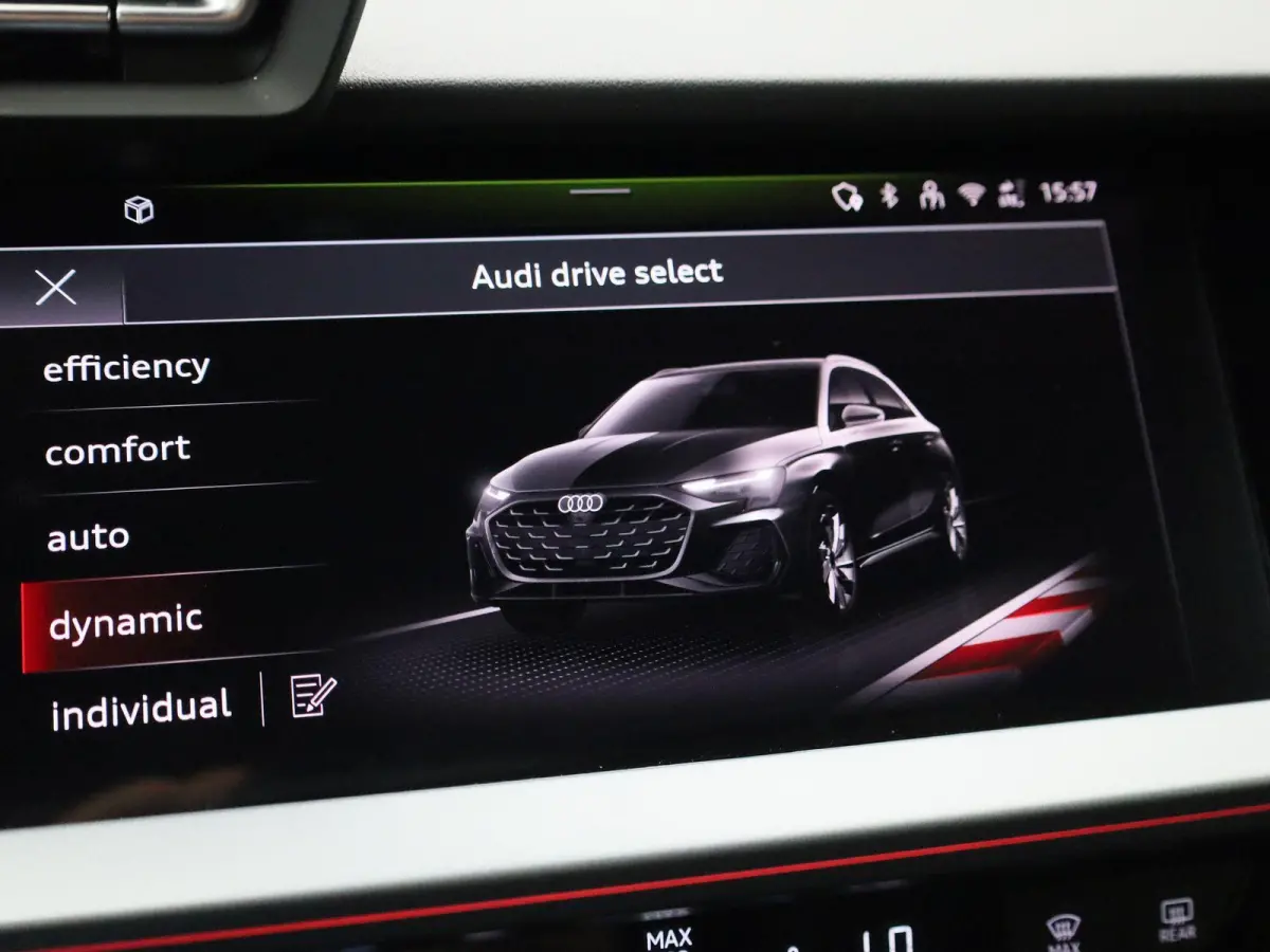 40 TFSI e S edition 204 PK | Adaptive cruise control | Navigatie | Sonos | Climate control | Achteruitrijcamera | Head-up display | Stoelverwarming | Optiekpakket zwart plus | Ledkoplampen |