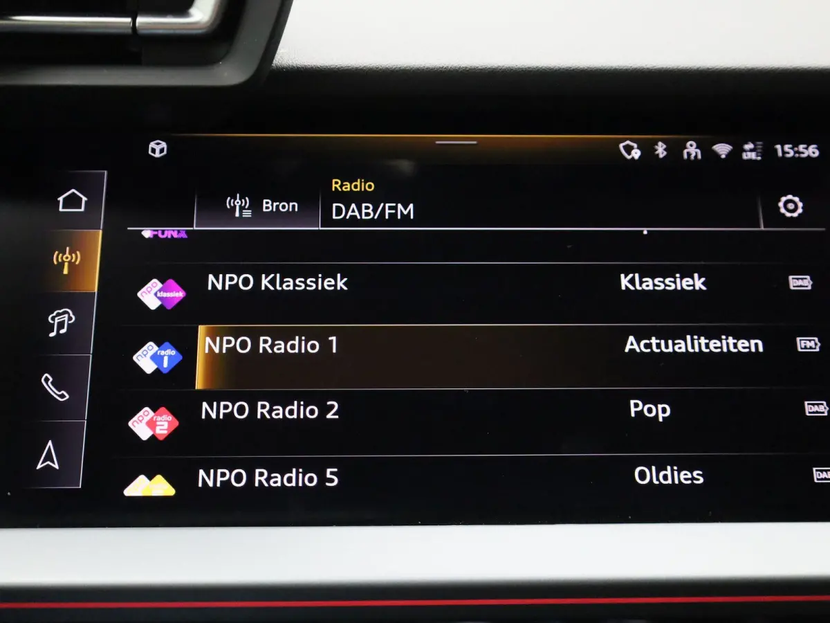 40 TFSI e S edition 204 PK | Adaptive cruise control | Navigatie | Sonos | Climate control | Achteruitrijcamera | Head-up display | Stoelverwarming | Optiekpakket zwart plus | Ledkoplampen |