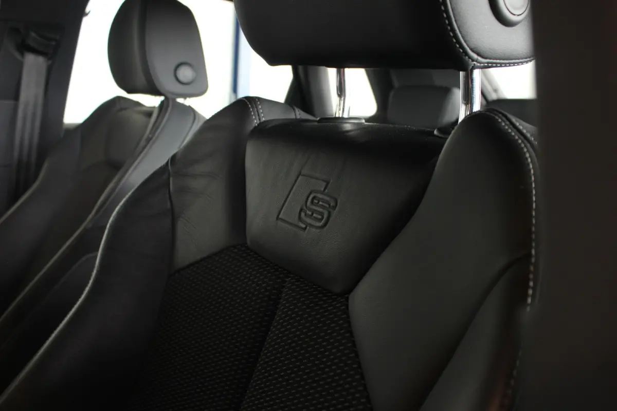 35 TFSI S-Line Trekhaak | LED Matrix | Carplay | Adapt. Cruise | Navi | Bluetooth | Sportstoelen | 18" LMV | PDC V+A