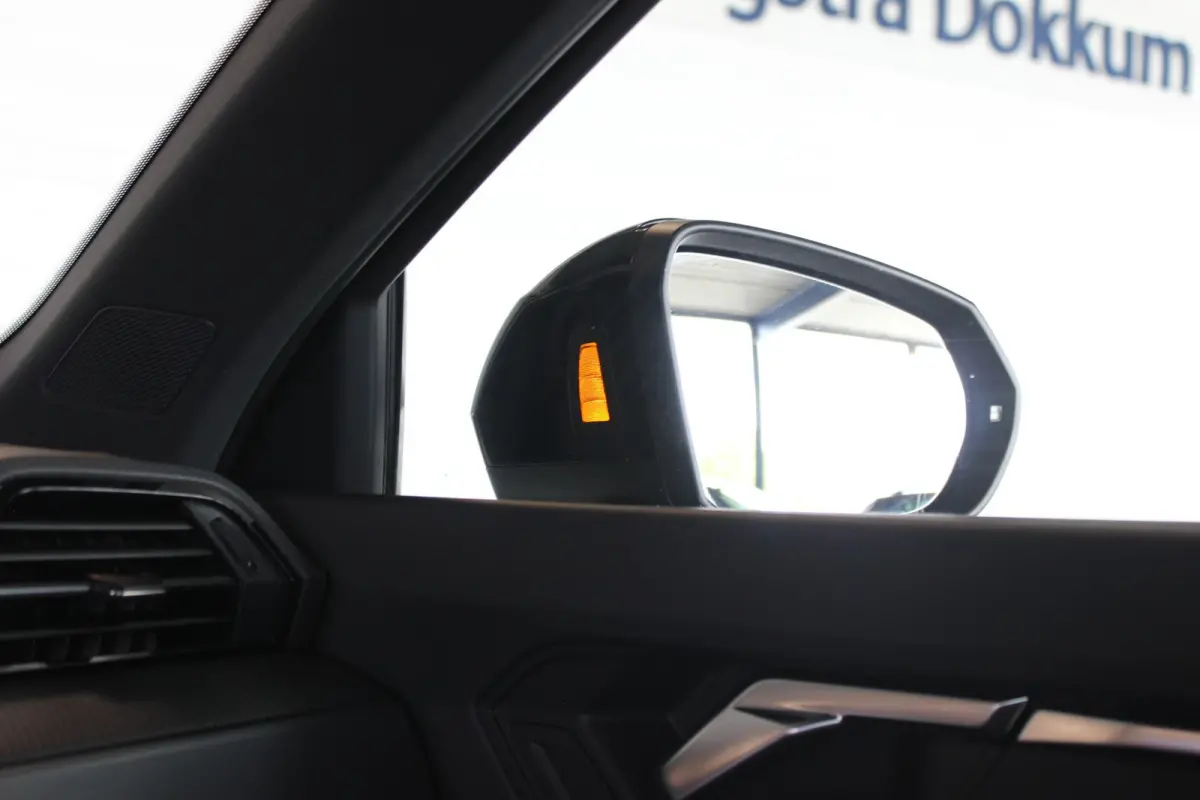 35 TFSI S-Line Trekhaak | LED Matrix | Carplay | Adapt. Cruise | Navi | Bluetooth | Sportstoelen | 18" LMV | PDC V+A