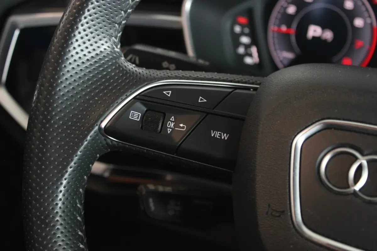 35 TFSI S-Line Trekhaak | LED Matrix | Carplay | Adapt. Cruise | Navi | Bluetooth | Sportstoelen | 18" LMV | PDC V+A