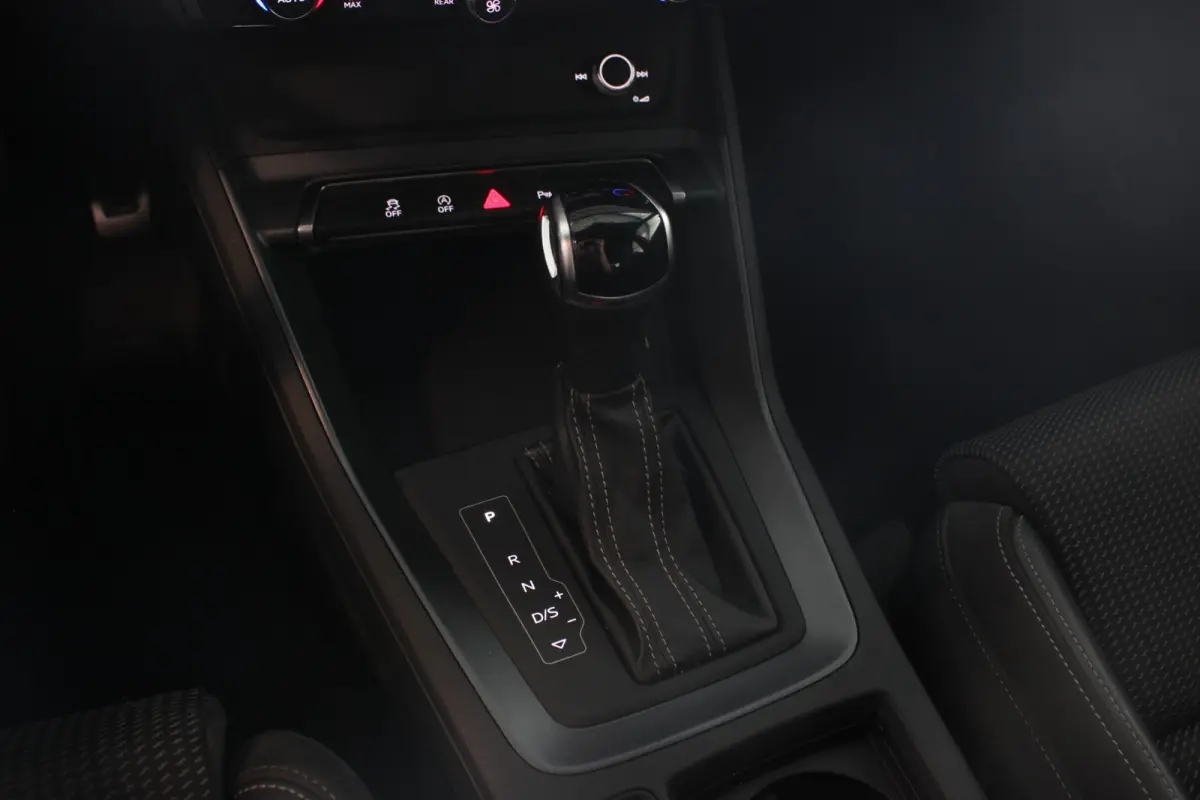 35 TFSI S-Line Trekhaak | LED Matrix | Carplay | Adapt. Cruise | Navi | Bluetooth | Sportstoelen | 18" LMV | PDC V+A