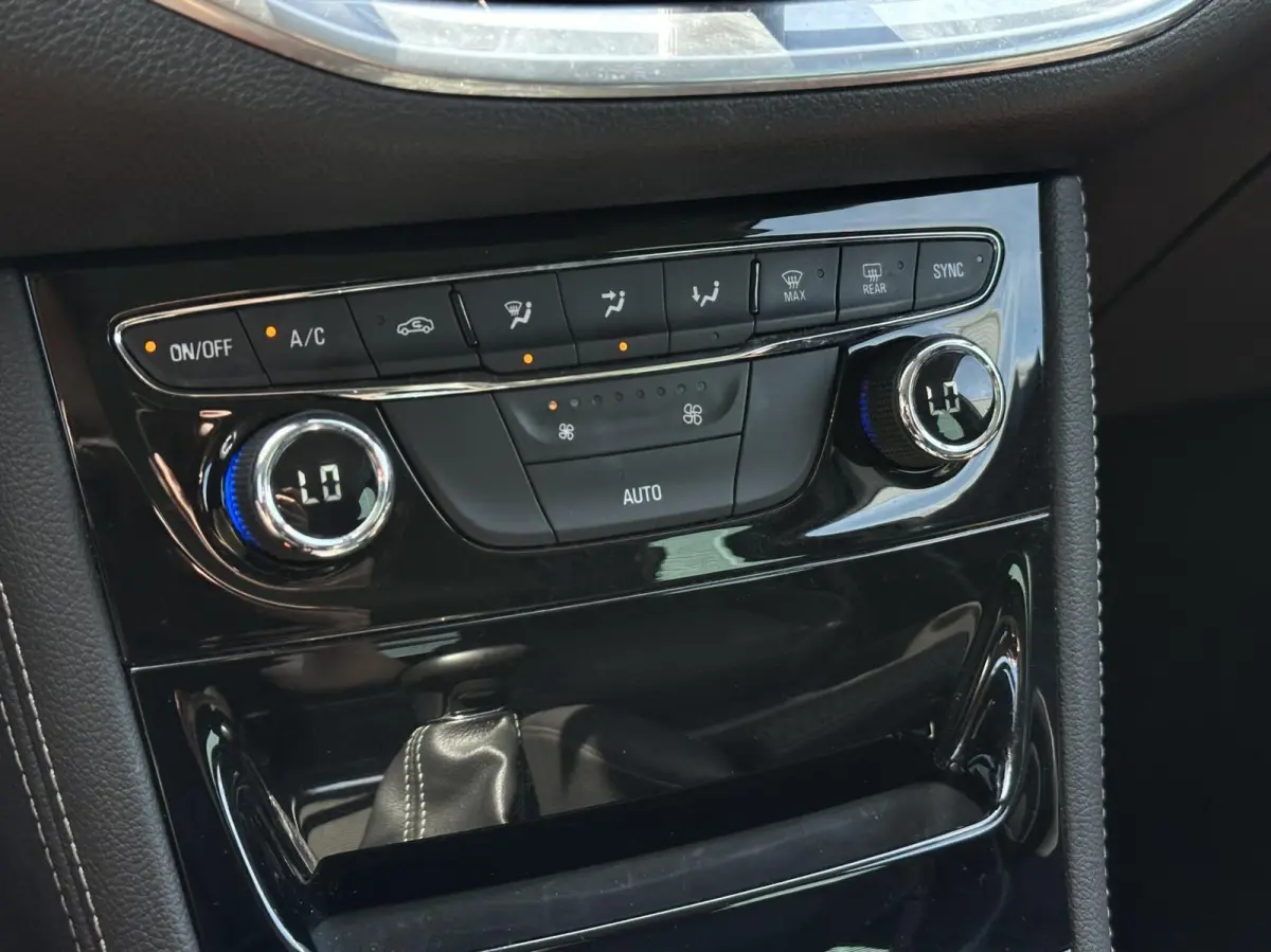 1.4 Innovation, Camera, PDC, Carplay, OpelEye etc