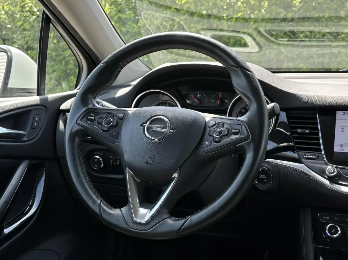 1.4 Innovation, Camera, PDC, Carplay, OpelEye etc