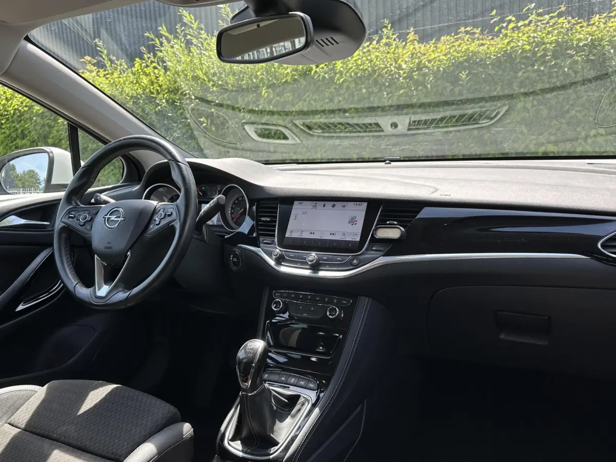 1.4 Innovation, Camera, PDC, Carplay, OpelEye etc