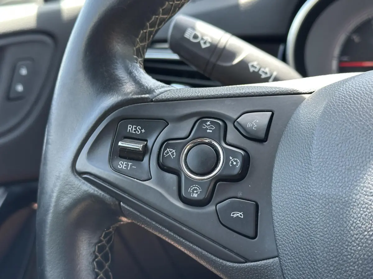 1.4 Innovation, Camera, PDC, Carplay, OpelEye etc