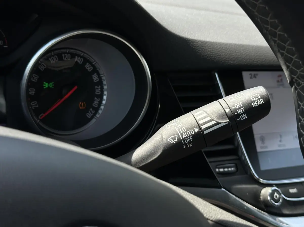 1.4 Innovation, Camera, PDC, Carplay, OpelEye etc