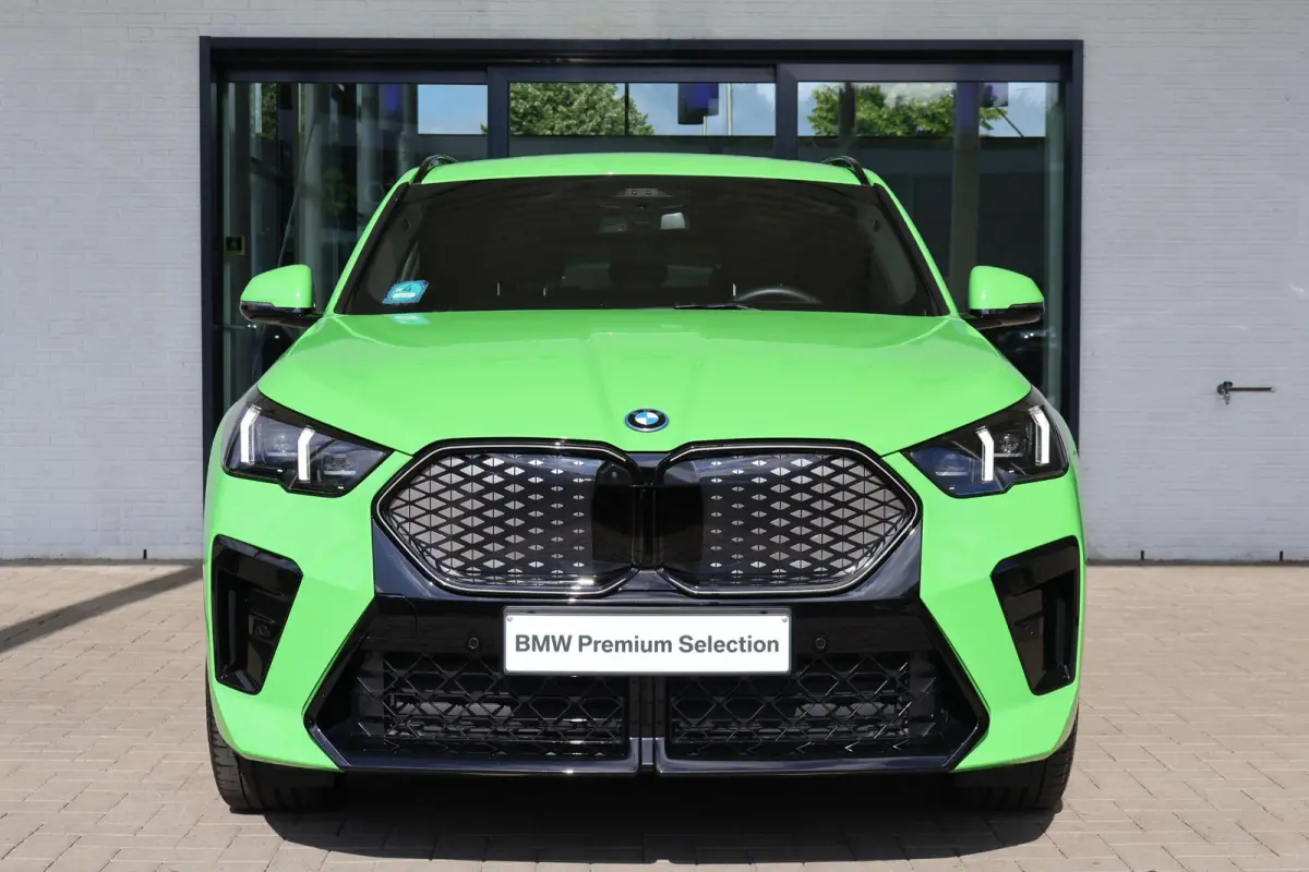 eDrive20 | SOH 100% | M Sportpakket Pro | Harman/Kardon | Head-Up Display | Driving Assistant Plus | Iconic Glow