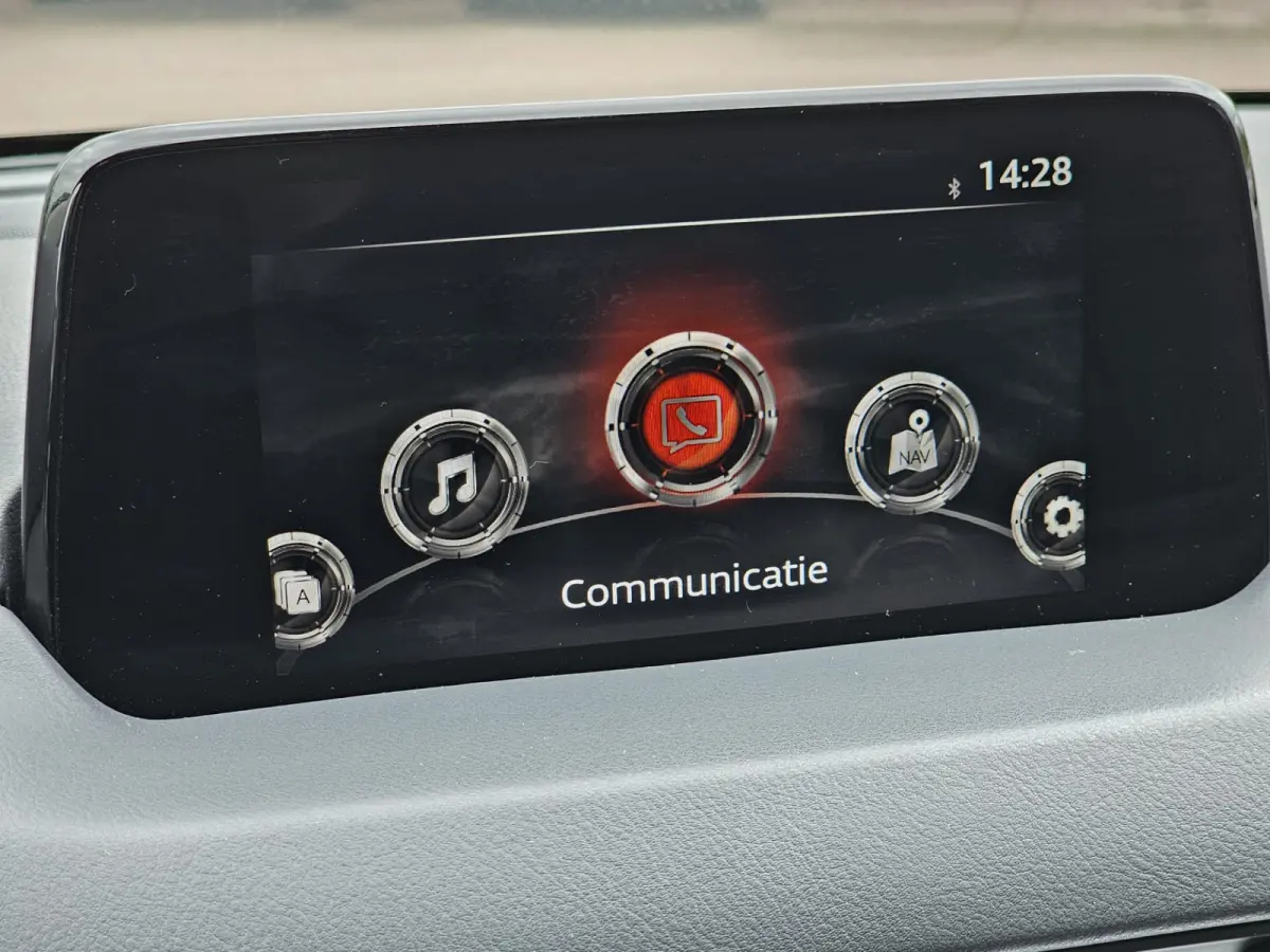 2.0 SkyActiv-G 160 GT-M 4WD | Automaat | Trekhaak | LED | Stuur & stoelverwarming | Leder | Schuif/kantel dak | HUD | Elek. achterklep | Elek. bestuurdersstoel + memory |